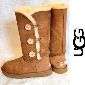 UGG Boots Size 7 Bailey button triplet sheepskin leather mid-calf boots